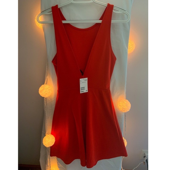 Red, deep V back dress!! - Picture 2 of 3